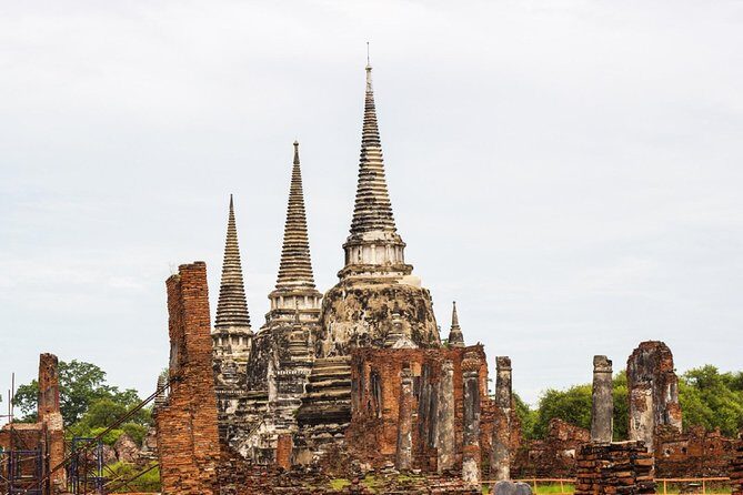 Bangkok Full Day Ayutthaya landmark Guided Tour - Wihan Phra Mongkhon Bophit: the big bronze Buddha (and free entry)